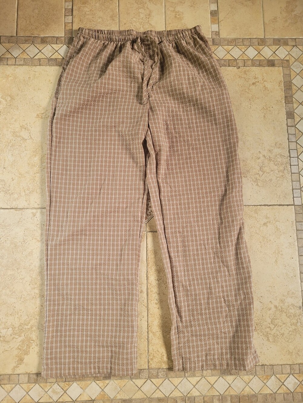 No Boundaries Plaid Elastic Waist Pull On Pants